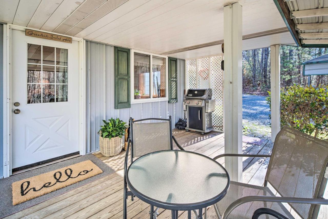 Penrose Home With Covered Deck And Fire Pit! Exterior foto